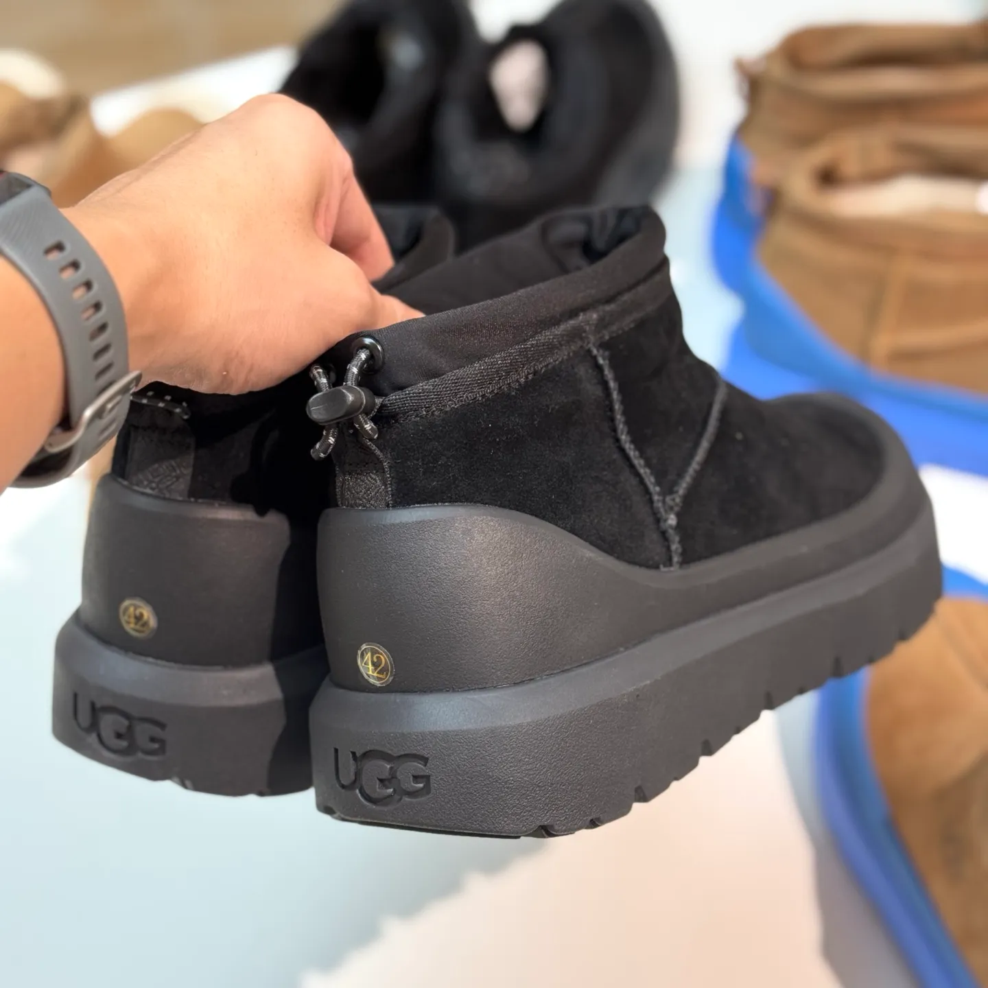Local 💰600 2025 new Wang Yibo 4196 exclusive version original OEM grade UGG Wang Yibo same model high-end exclusive supply pyramid-top workmanship quality high-end needs to come #big advantage supply❗️❗️❗️ low-top men's and women's shoes size: 36 37 38 39 40 41 42 43 44 45